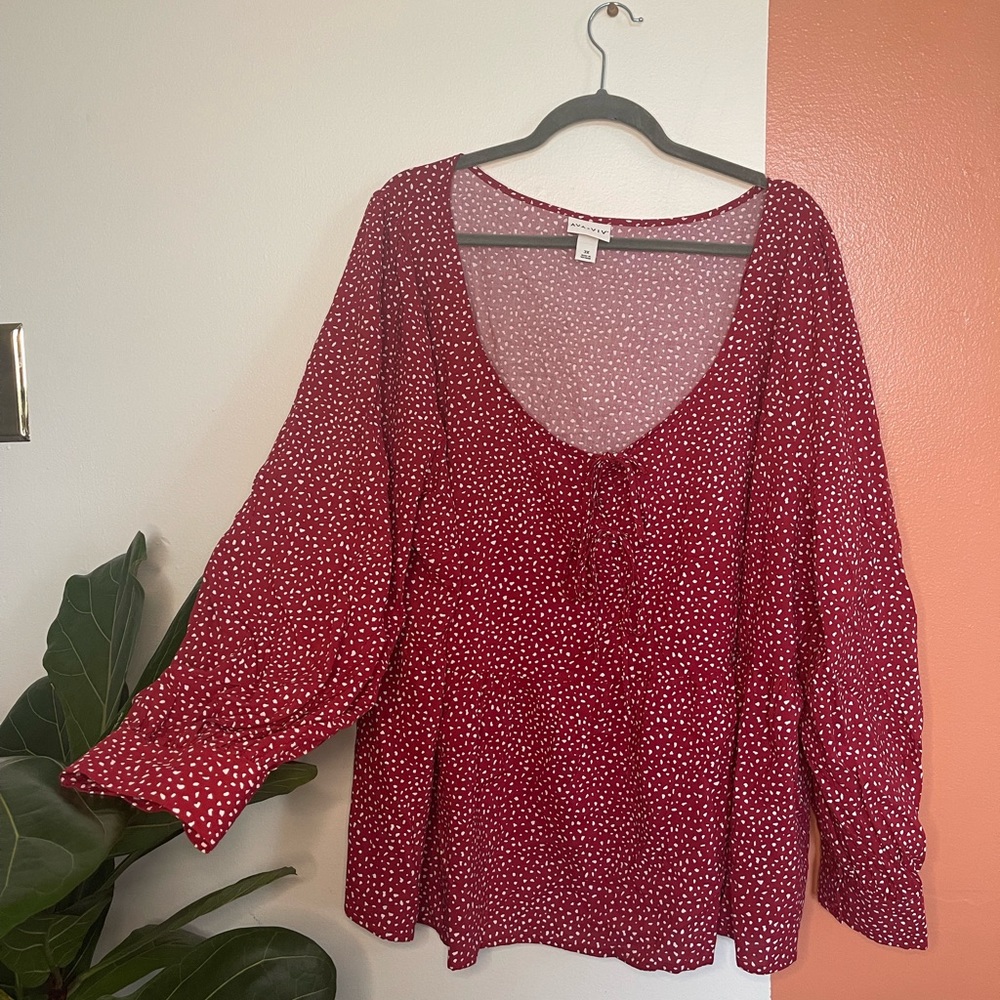 Ava & Viv plus size top. Size 3x. Cute red and white polka dot pattern.